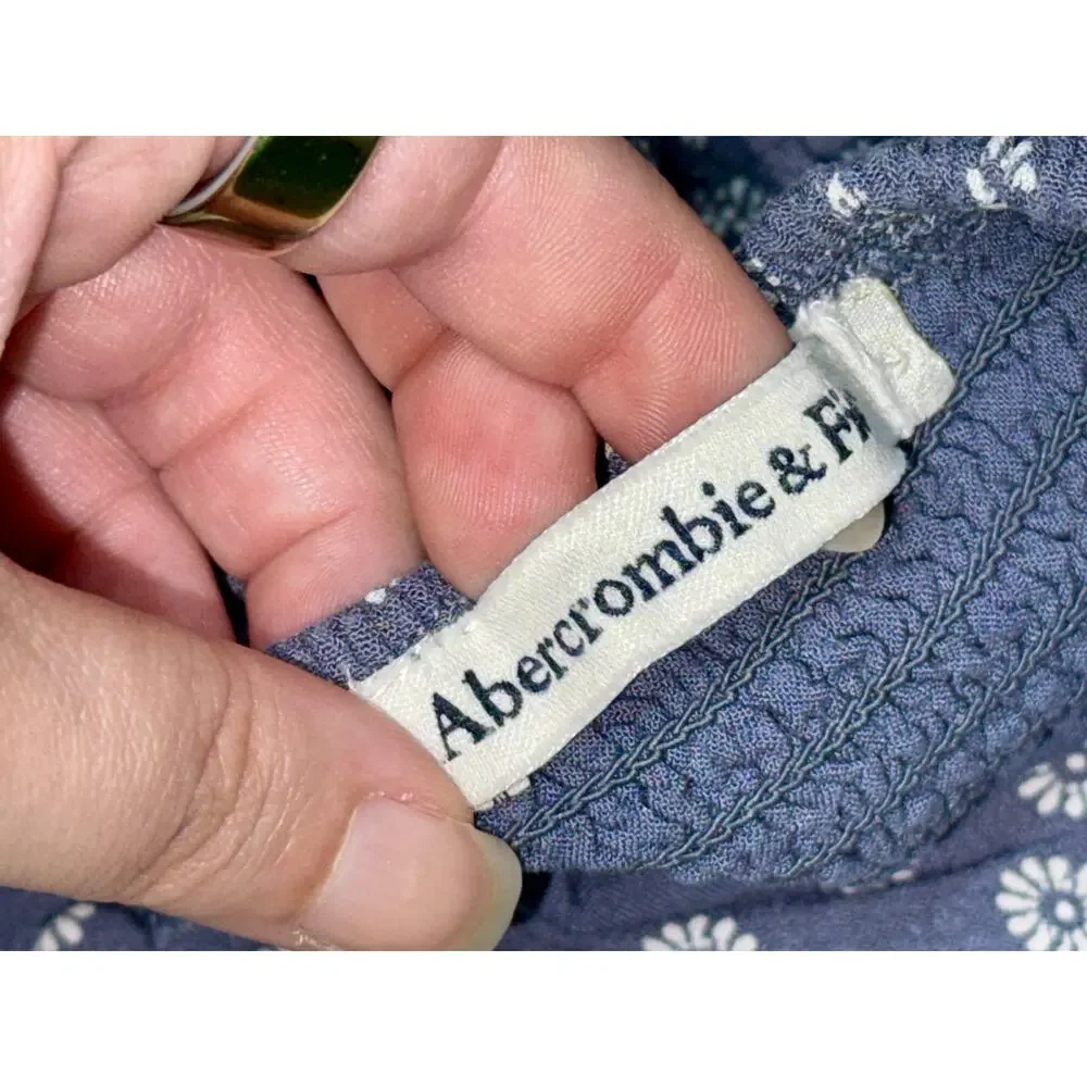 Abercrombie & Fitch Blue White Floral Smocked Puff Sleeve Blouse Top Size Small